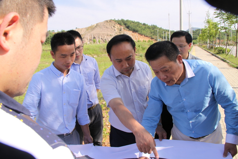 余德芳调研战友集团大悟军民融合产业园项目建设